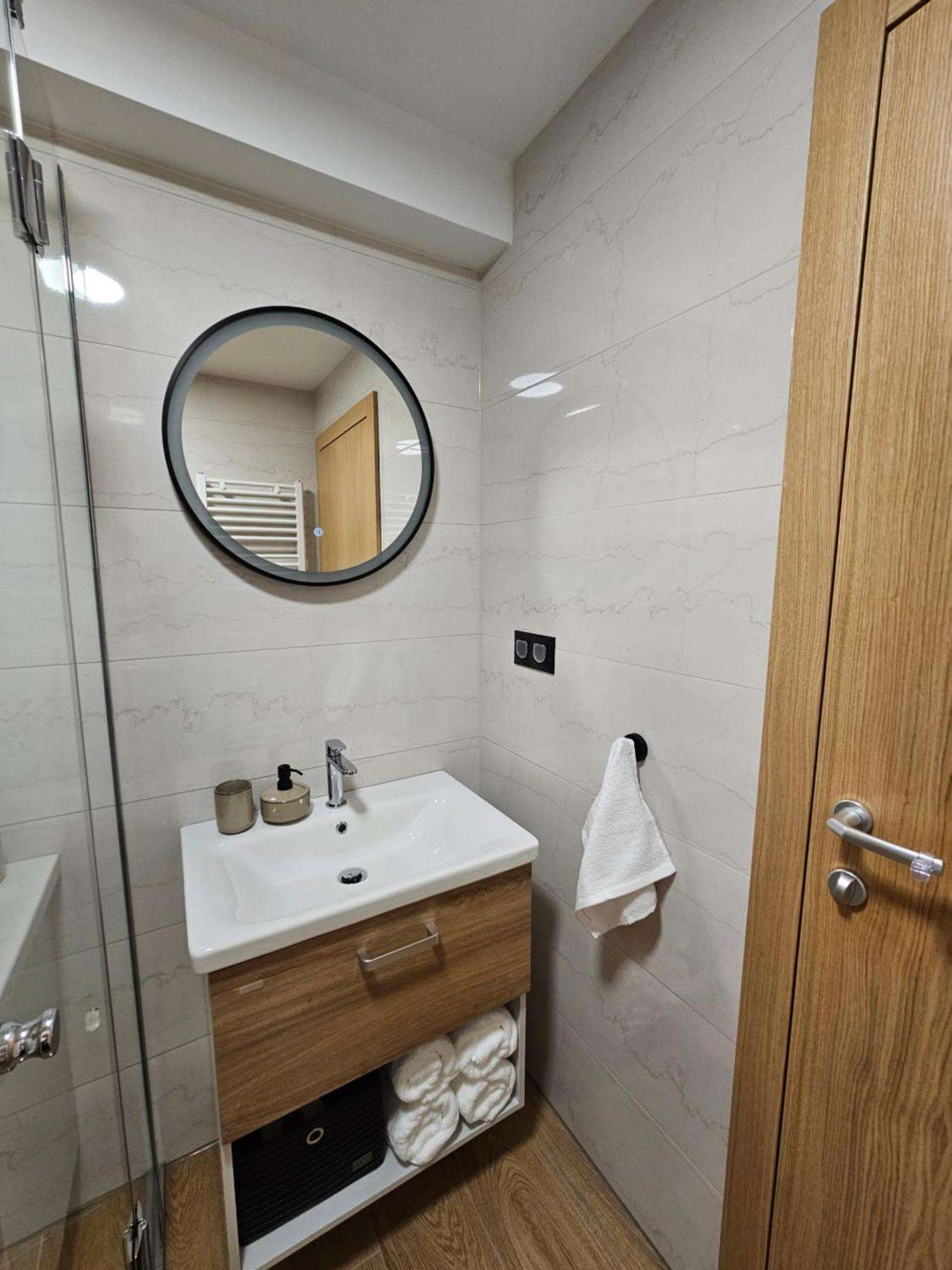 Apartman Marin リヴノ エクステリア 写真